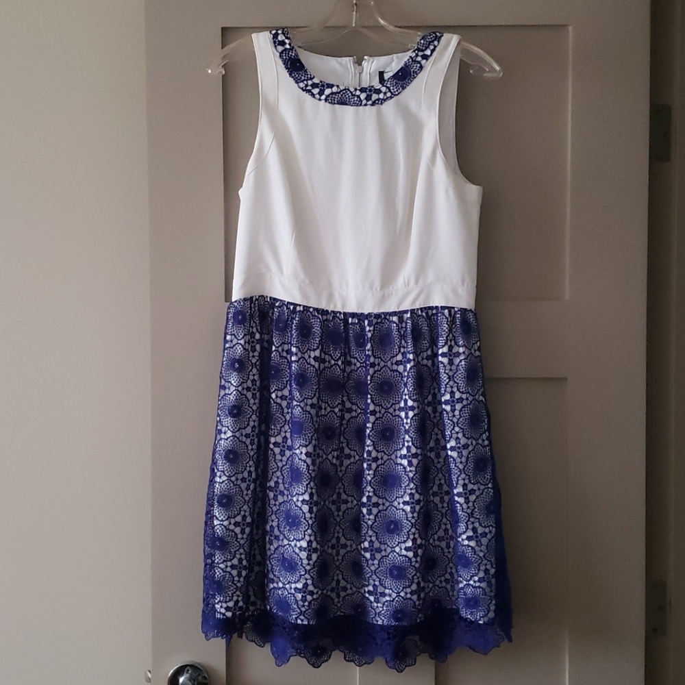 Kensie lace dress. Size M.
